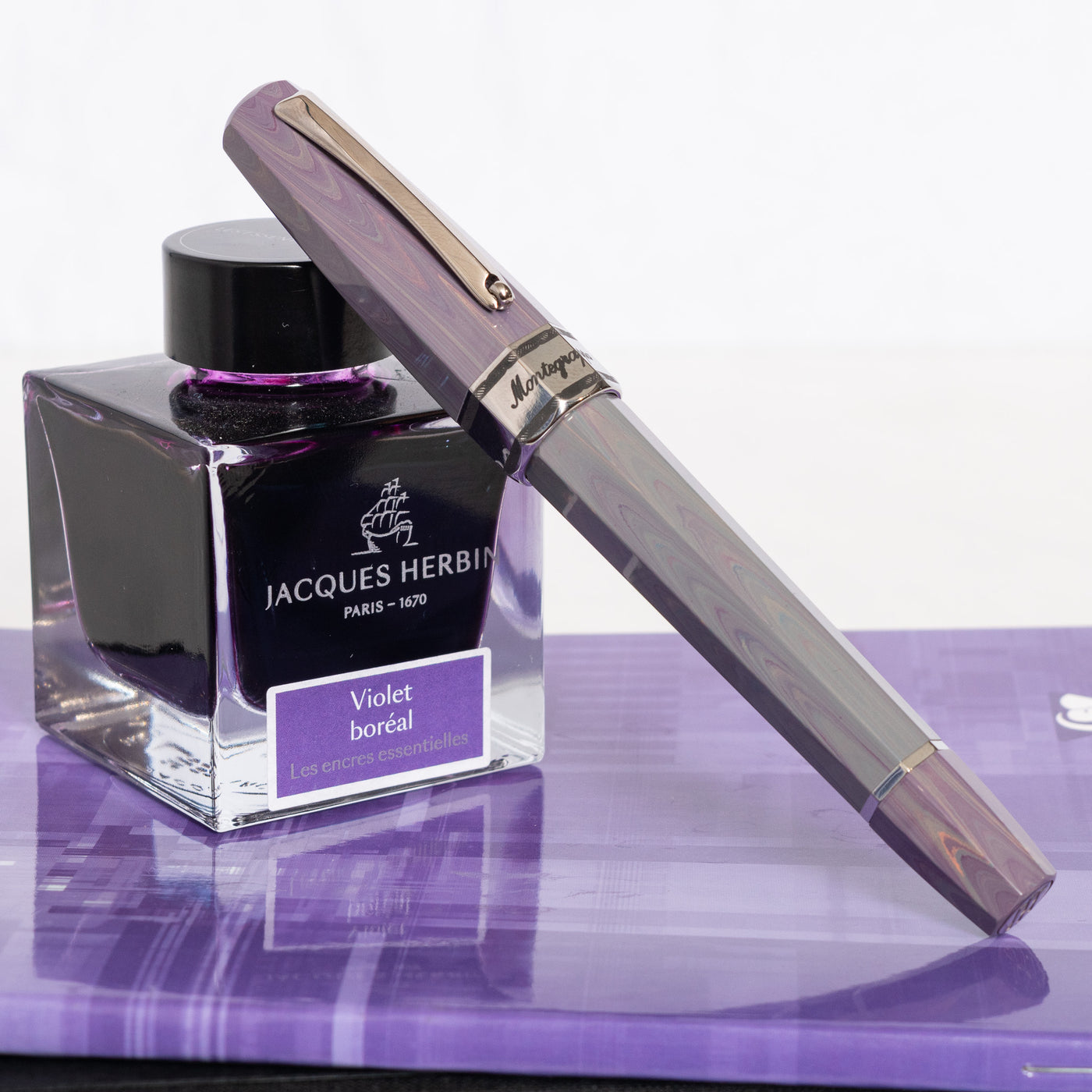 Montegrappa Extra Otto Purple Grey Ebonite Fountain Pen capped