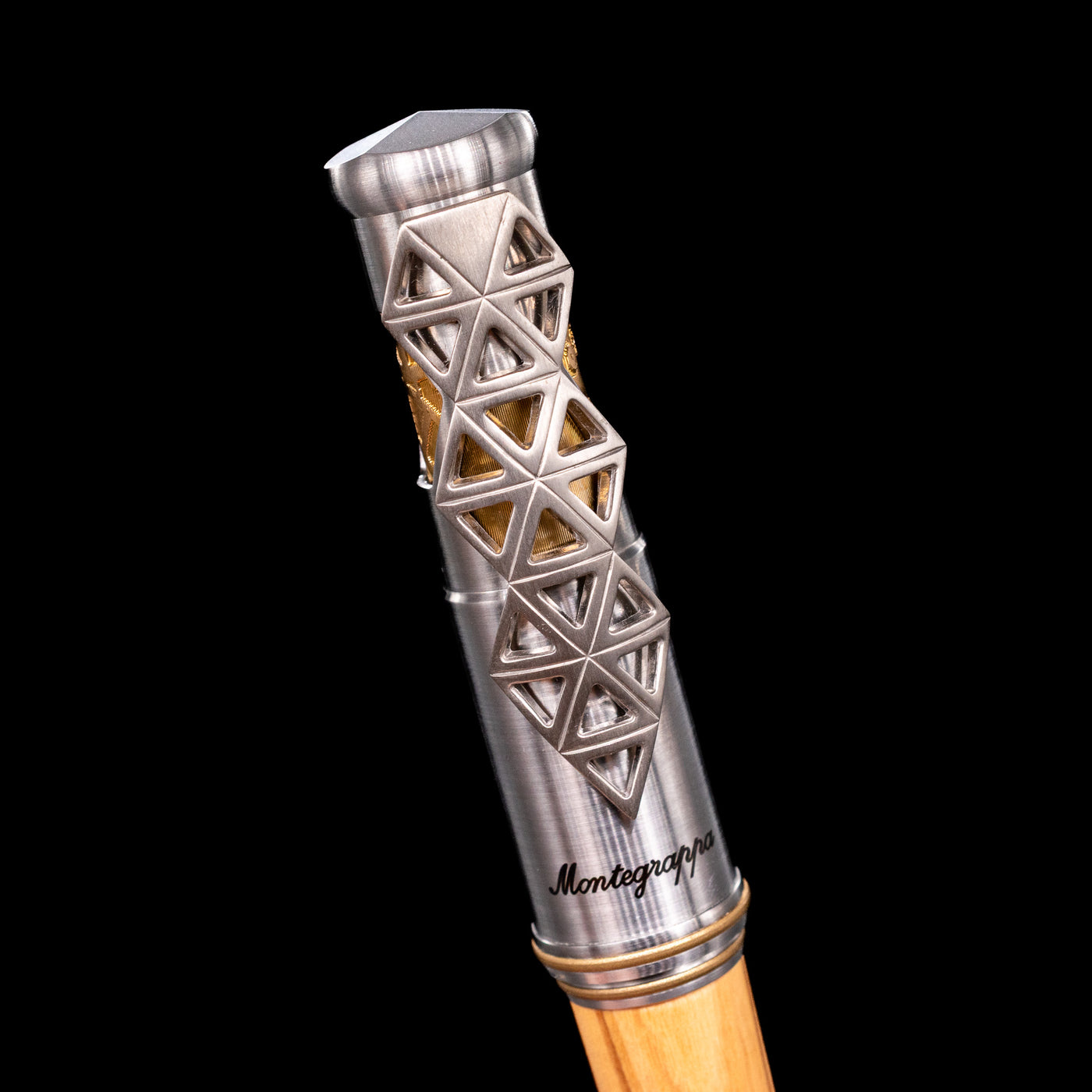 Close-up view of the cap and its hexagon-like clip on the Montegrappa Leonardo da Vinci 500th Anniversary Fountain Pen.