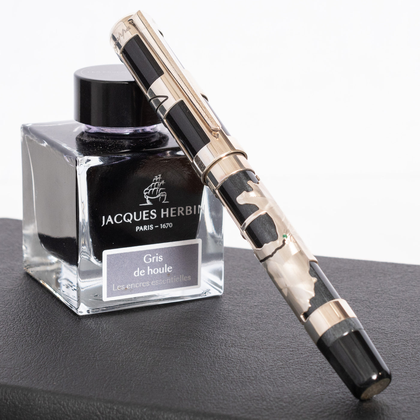 Montegrappa Paolo Coelho Limited Edition Fountain Pen capped