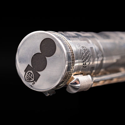 Zoomed-in view of the top of the cap with the finial on the Montegrappa Warner Brothers 100th Anniversary Fountain Pen.