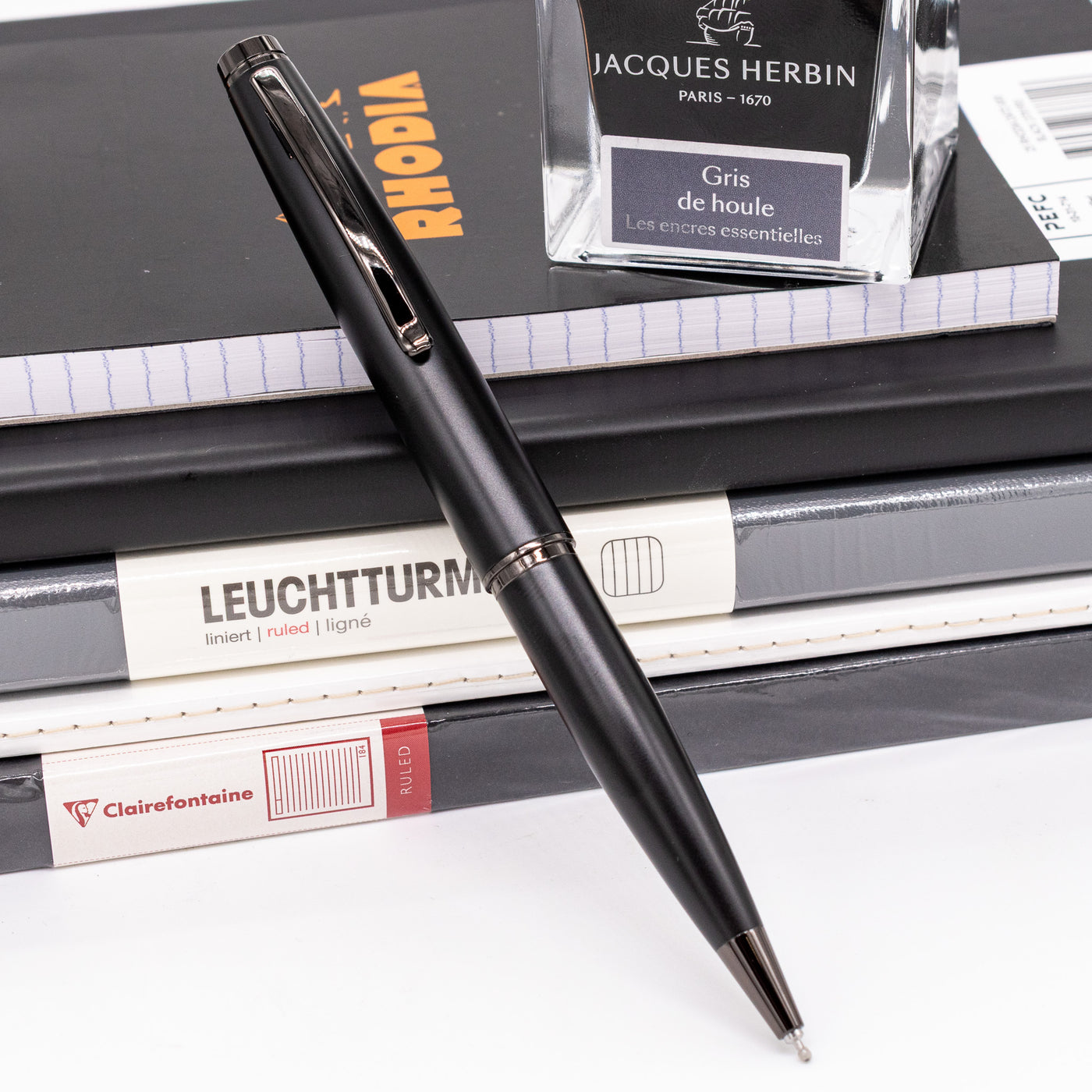 Monteverde Dakota Rollerball Pen - Black uncapped