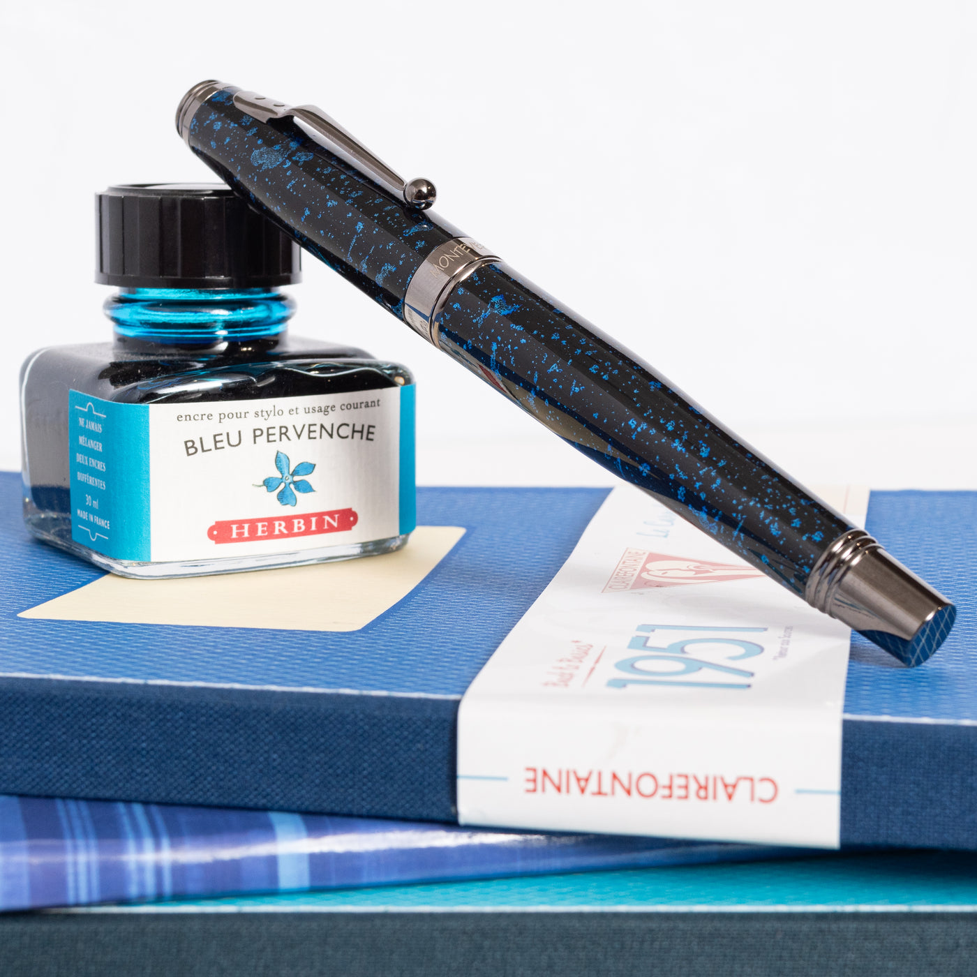 Monteverde Invincia Vega Starlight Blue Fountain Pen Capped