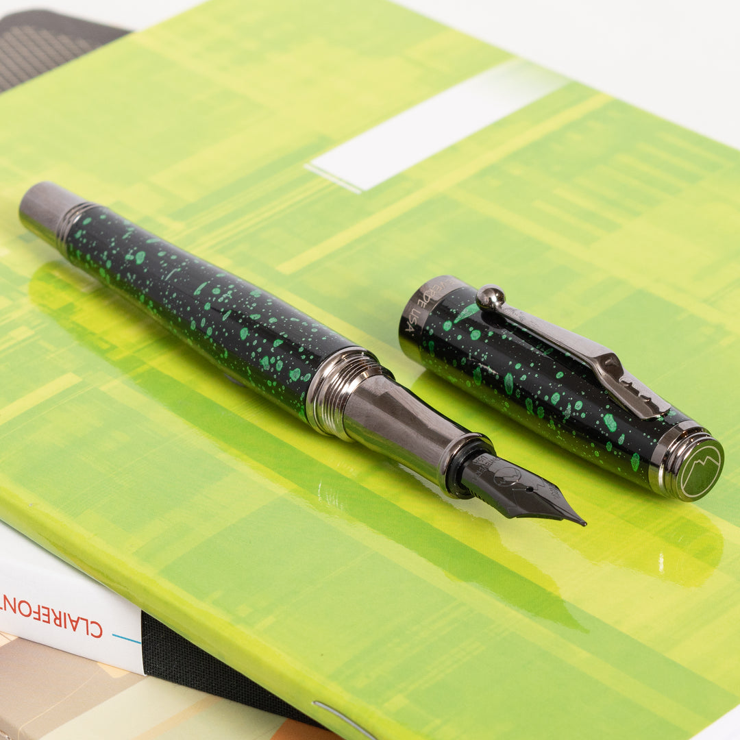 Monteverde Invincia Vega Fountain Pen - Starlight Green – Truphae