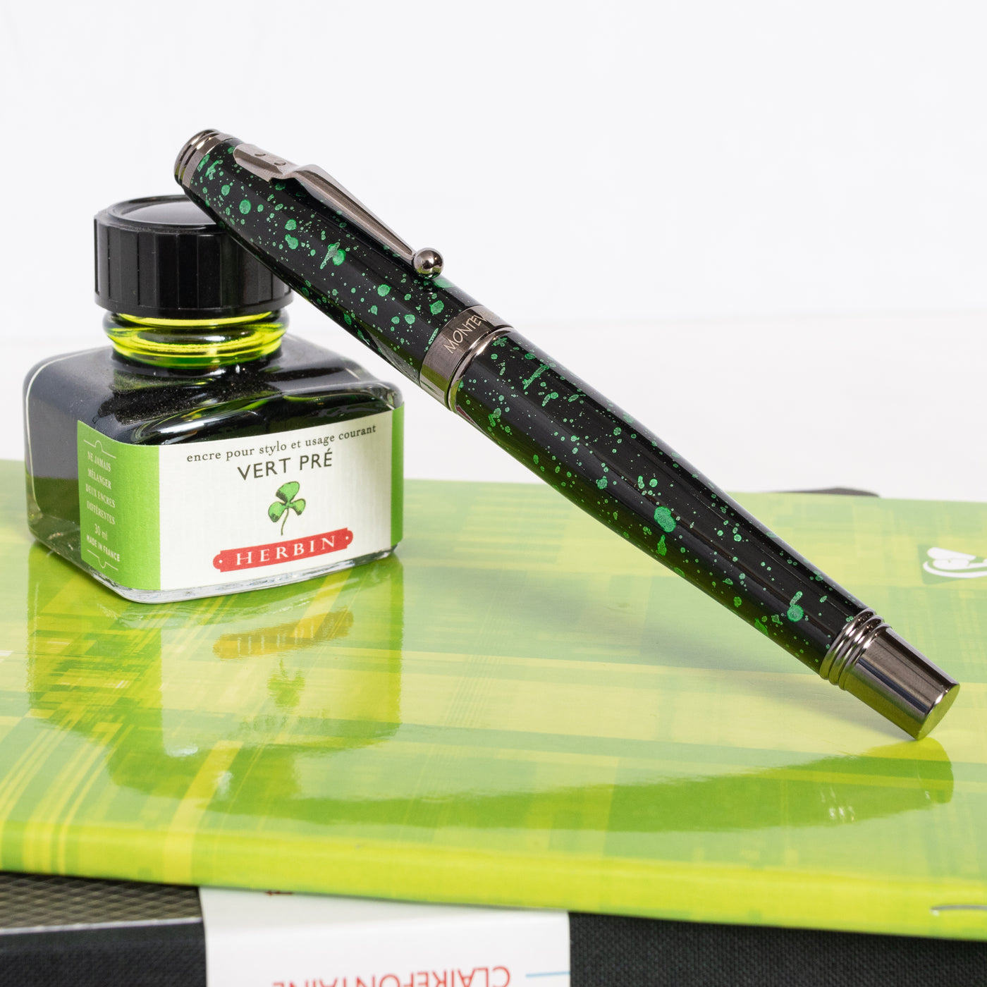 Monteverde Invincia Vega Starlight Green Fountain Pen Capped