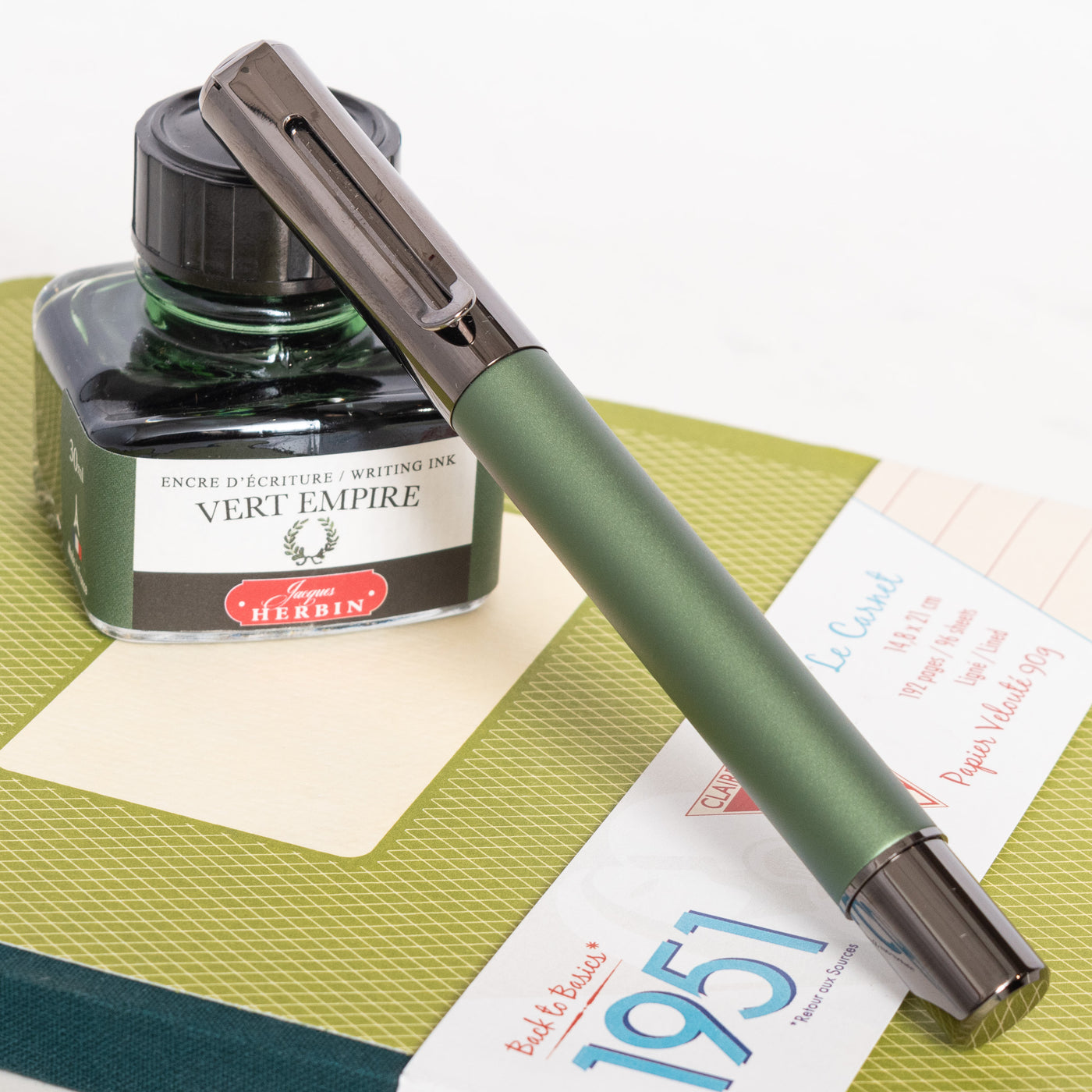 Monteverde Ritma Green Anodized Fountain Pen capped