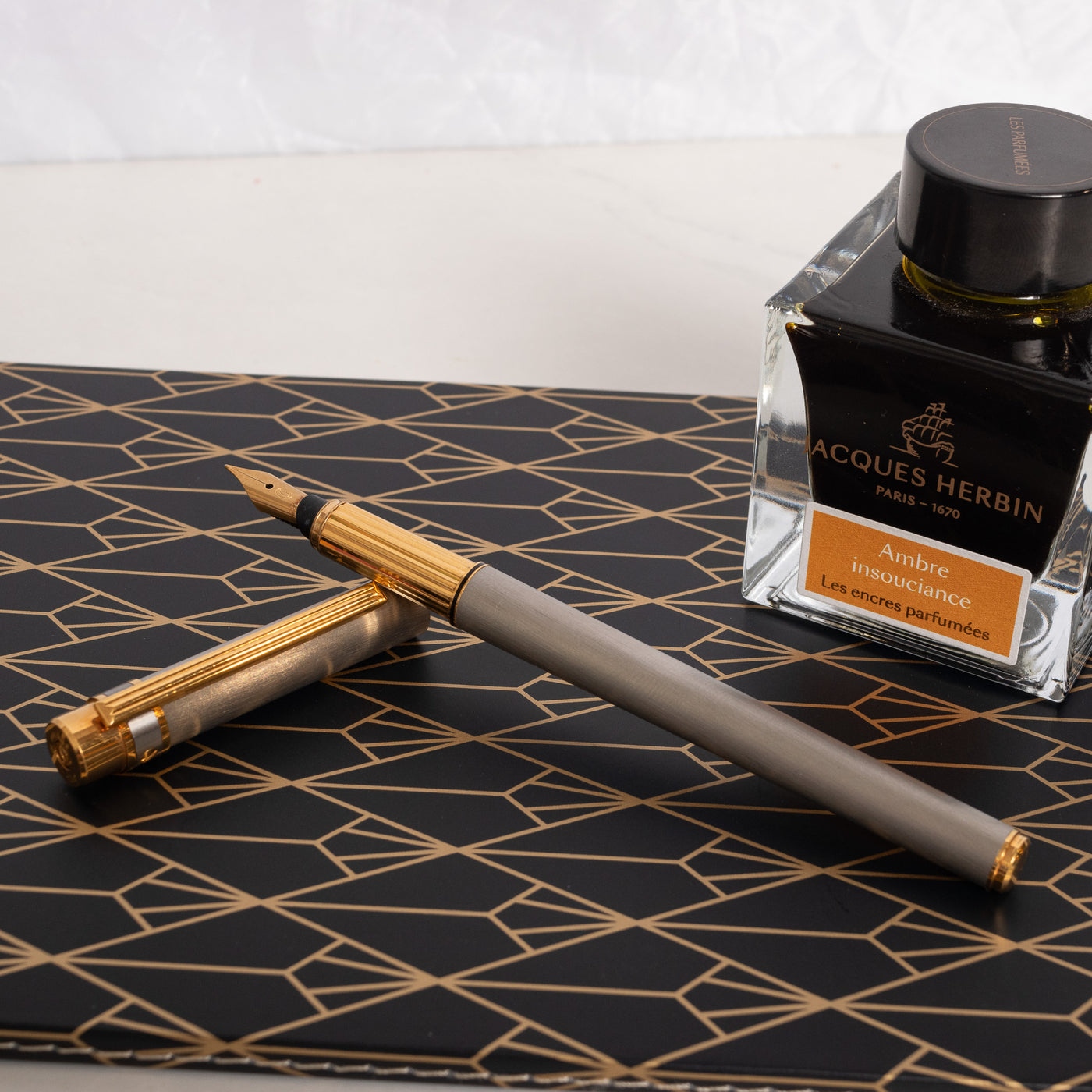 Cartier Le Must Paris Santos Pen - Vintage 2000s Fountain Pen with Gold Plated Accents