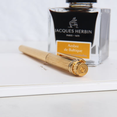 Must de Cartier Trinity Godron Gold Plated Pinstripe Fountain Pen - Preowned Logo Engraving