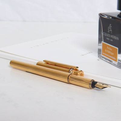 Must de Cartier Trinity Godron Gold Plated Pinstripe Fountain Pen - Preowned Slim