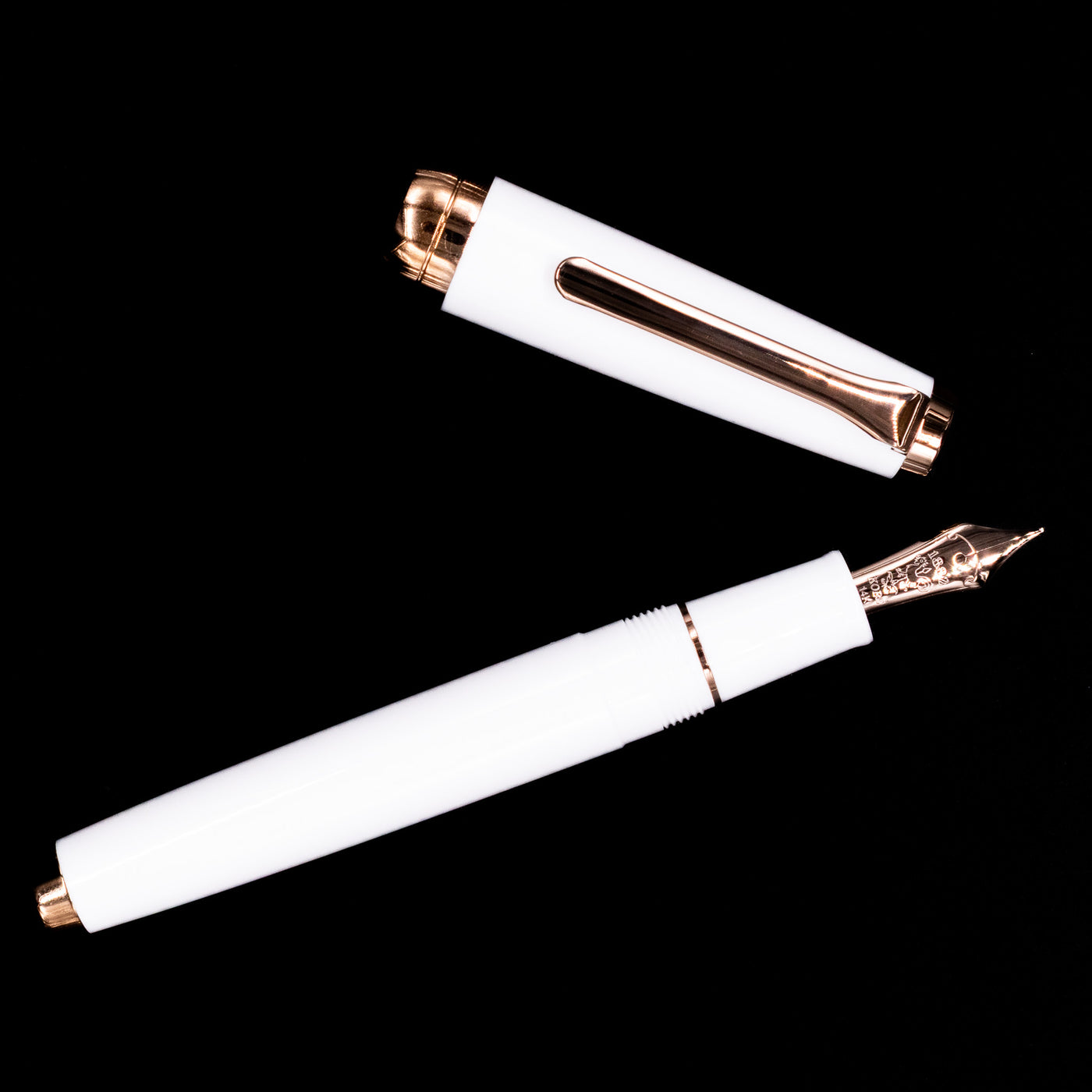 An overhead view of the Nagasawa Original Limited Edition Fountain Pen - Odyssey Snow White uncapped.