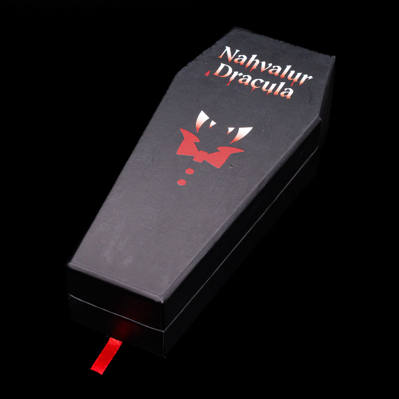 The outside of the coffin shaped box on the Nahvalur Dracula Fountain Pen.