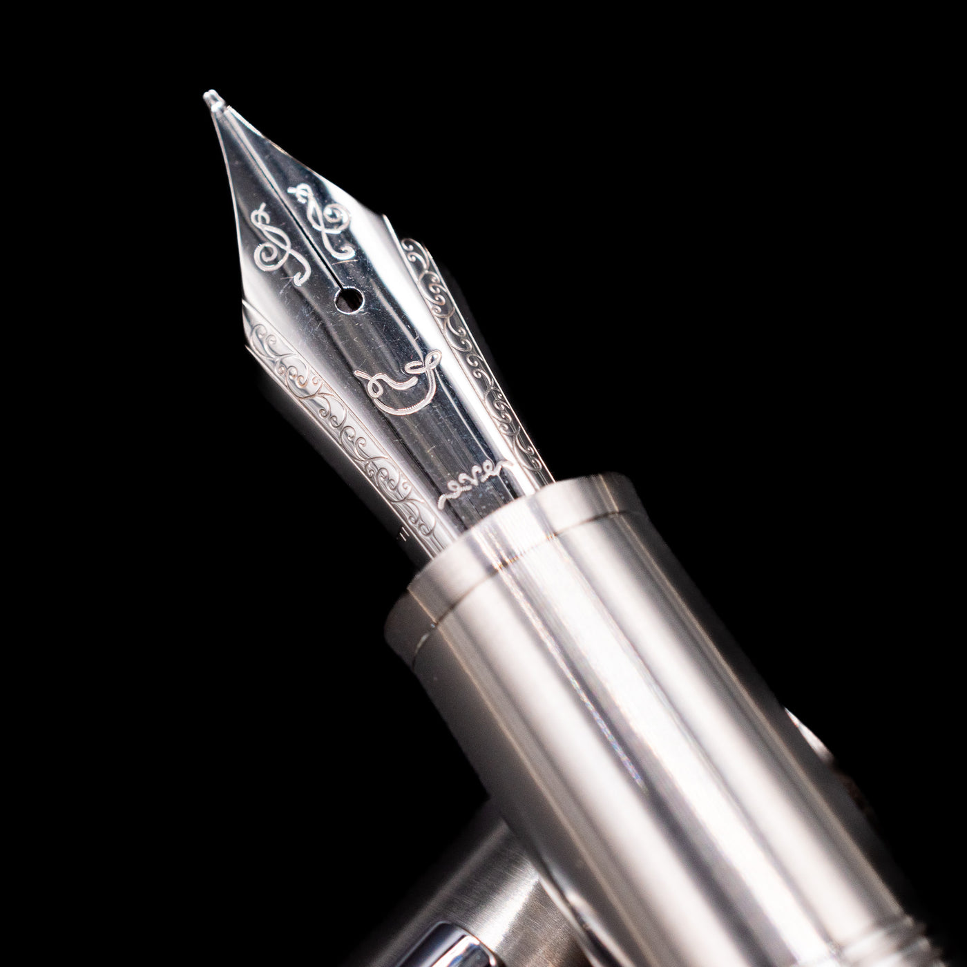 A macro shot of the nib with its intricate detailing and logo engraving for the Nahvalur Dracula Fountain Pen.