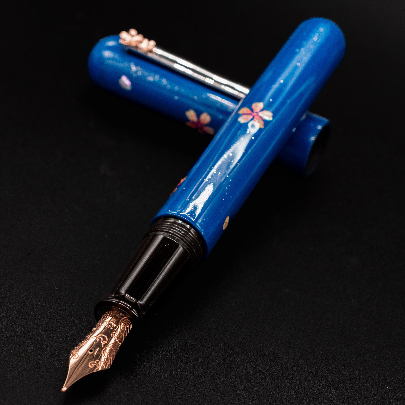 Nahvalur Ikkaku Fountain Pen - Cherry Blossom Uncapped