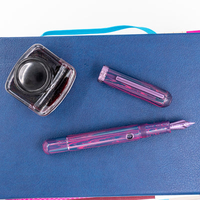 Nahvalur Nautilus Fountain Pen - Anthias Violet trim