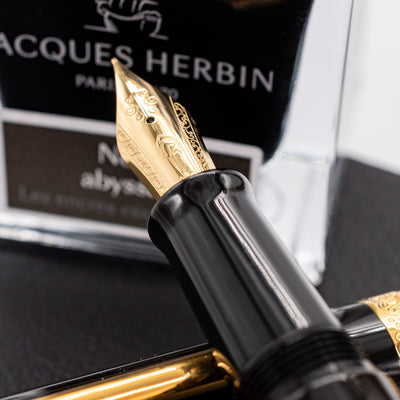 Nahvalur Nautilus Fountain Pen - Cephalopod Gold stainless steel nib