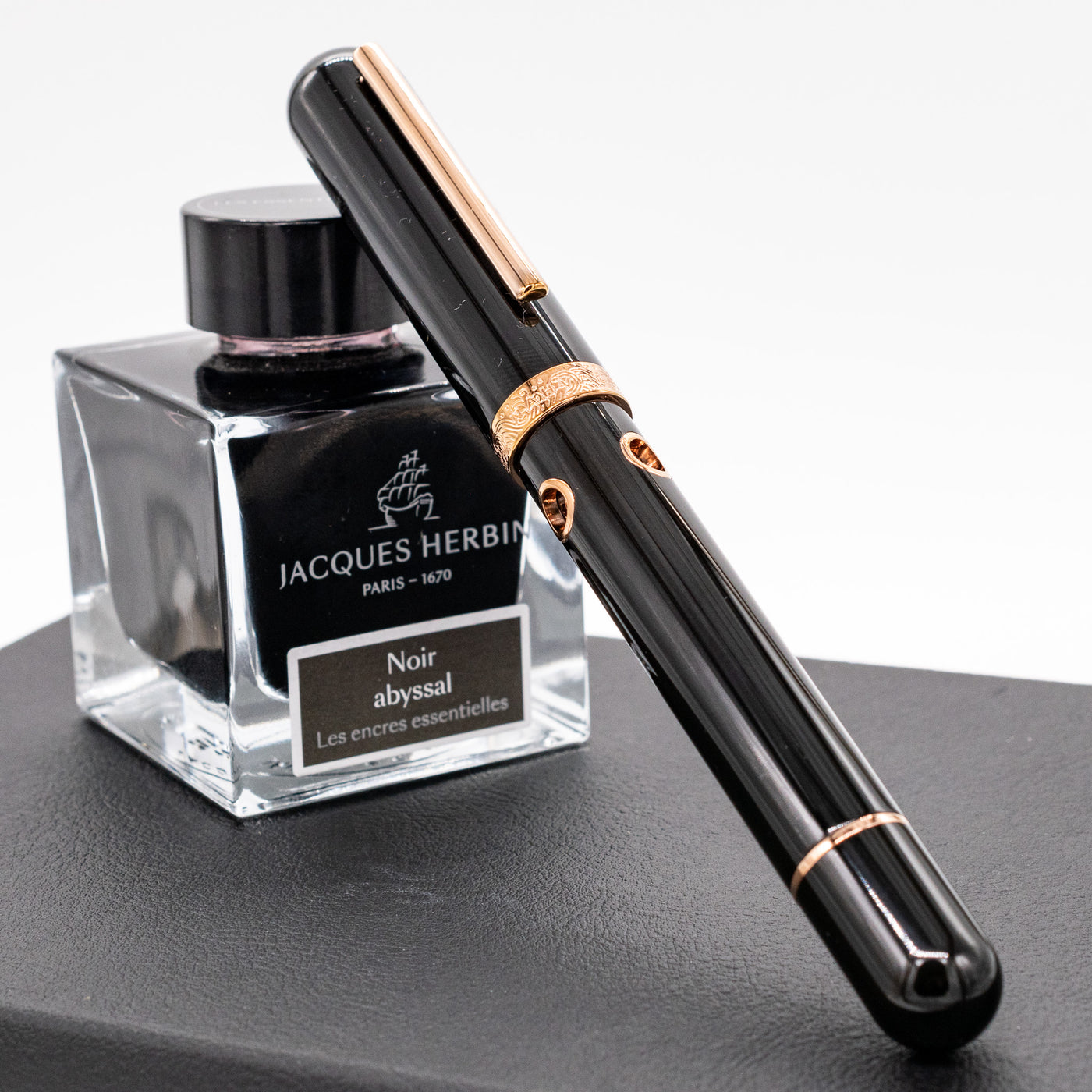Nahvalur Nautilus Fountain Pen - Cephalopod Rose Gold capped