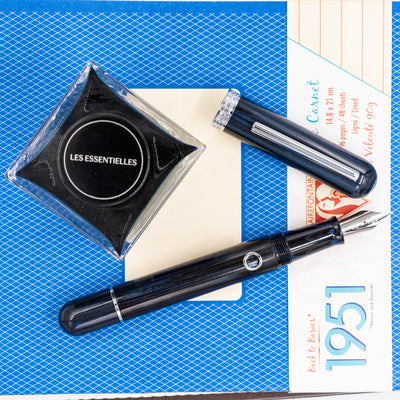 Nahvalur Nautilus Fountain Pen - Maylandia Blue piston filled
