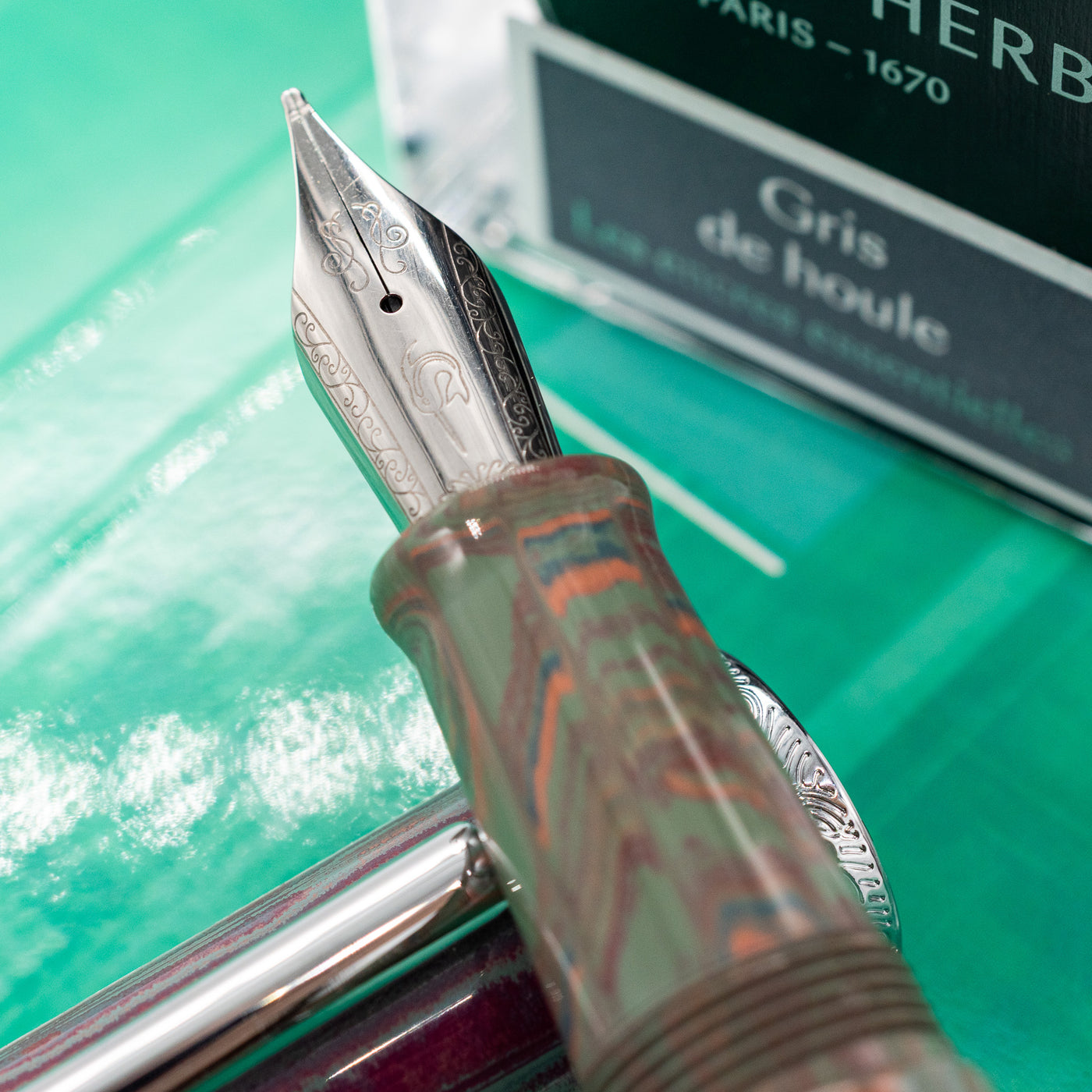 Close-up of Nahvalur Nautilus Rhapsody stainless steel nib and detailed grip – precision nib for smooth and consistent ink flow