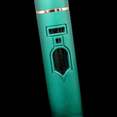 A close-up view of the ink window in the shape of the fountain pen day logo for the Nahvalur Nautilus Limited Edition Fountain Pen Day 2025 - Emerald.