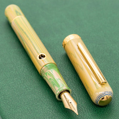 Nahvalur Nautilus Fountain Pen - Gold ebonite