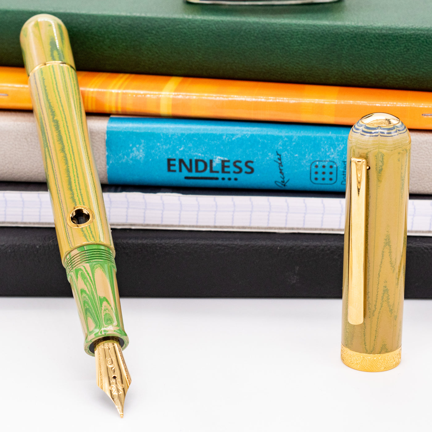 Nahvalur Nautilus Fountain Pen - Gold green