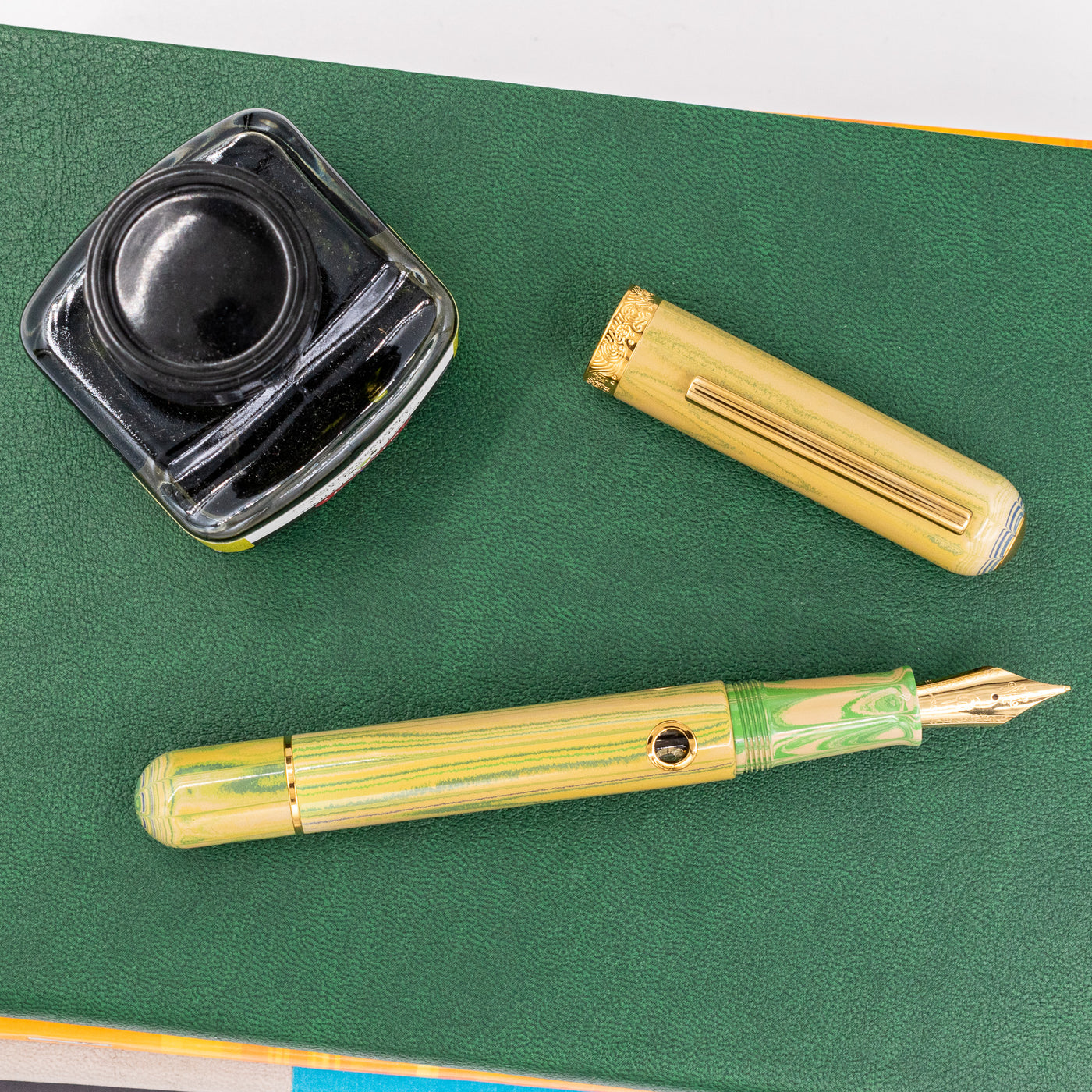 Nahvalur Nautilus Fountain Pen - Gold piston filled