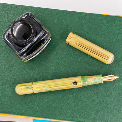 Nahvalur Nautilus Fountain Pen - Gold piston filled