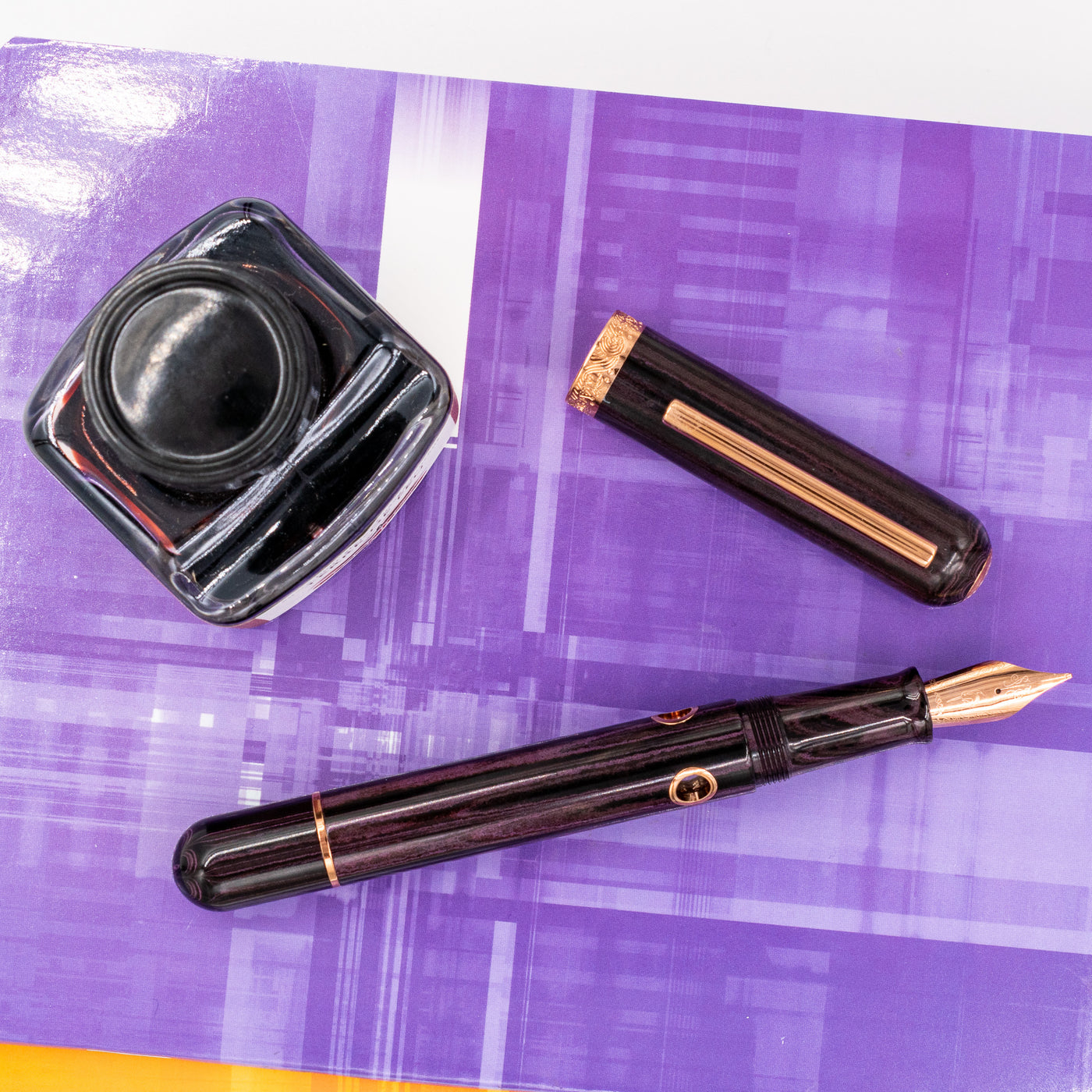 Nahvalur Nautilus Fountain Pen - Stylophora Berry rose gold