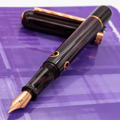 Nahvalur Nautilus Fountain Pen - Stylophora Berry uncapped