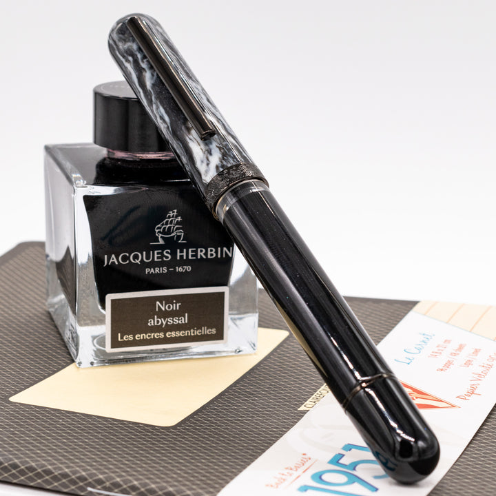 Nahvalur Voyage Fountain Pen - Cookies and Cream – Truphae