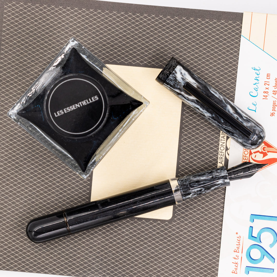 Nahvalur Voyage Fountain Pen - Cookies and Cream – Truphae