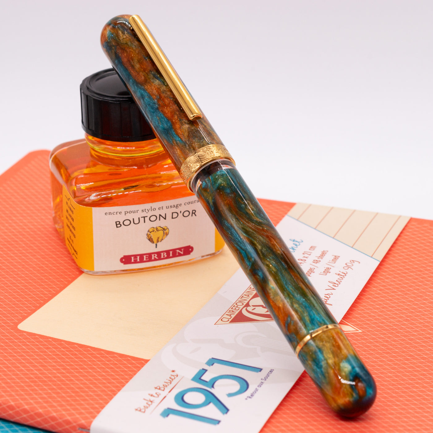 Nahvalur Voyage Fountain Pen - Summer capped
