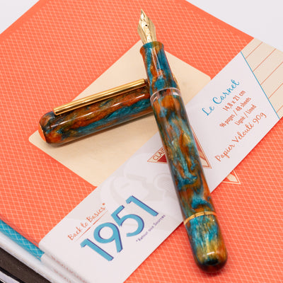 Nahvalur Voyage Fountain Pen - Summer swirled resin