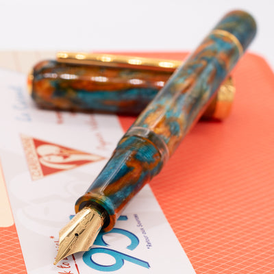 Nahvalur Voyage Fountain Pen - Summer uncapped