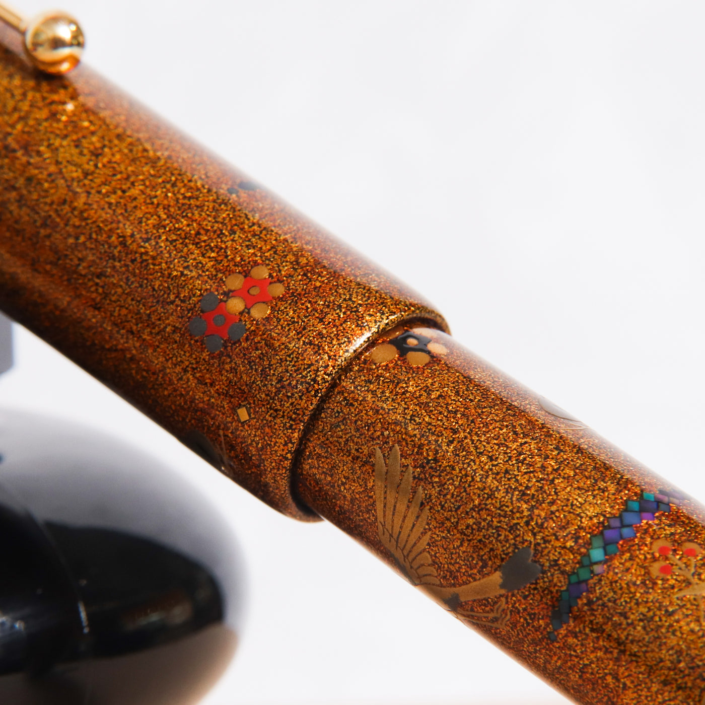 Namiki Emperor Kisshomon Birds in Flight Maki-e Fountain Pen Cap Details