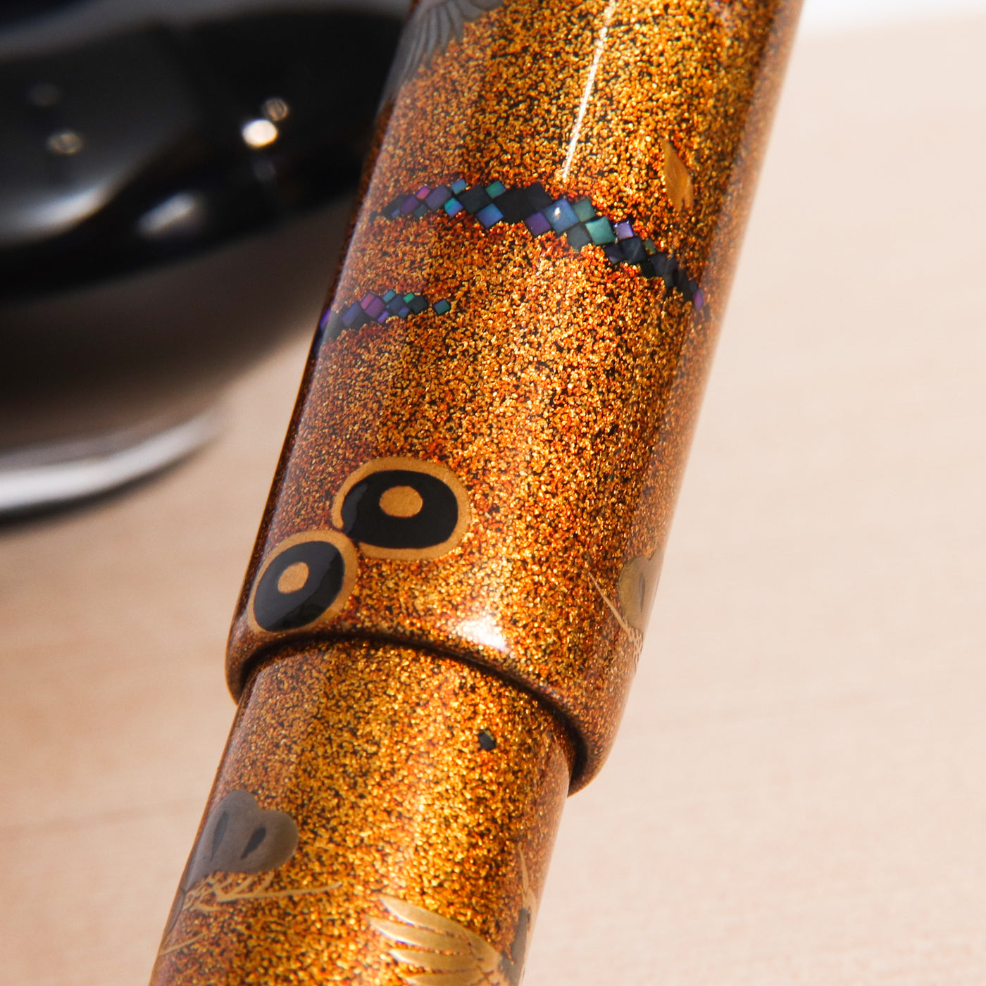 Namiki Emperor Kisshomon Birds in Flight Maki-e Fountain Pen Design Details