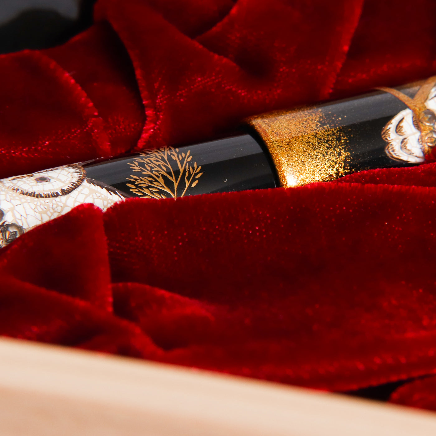 Namiki Emperor Owl Maki-e Fountain Pen Details