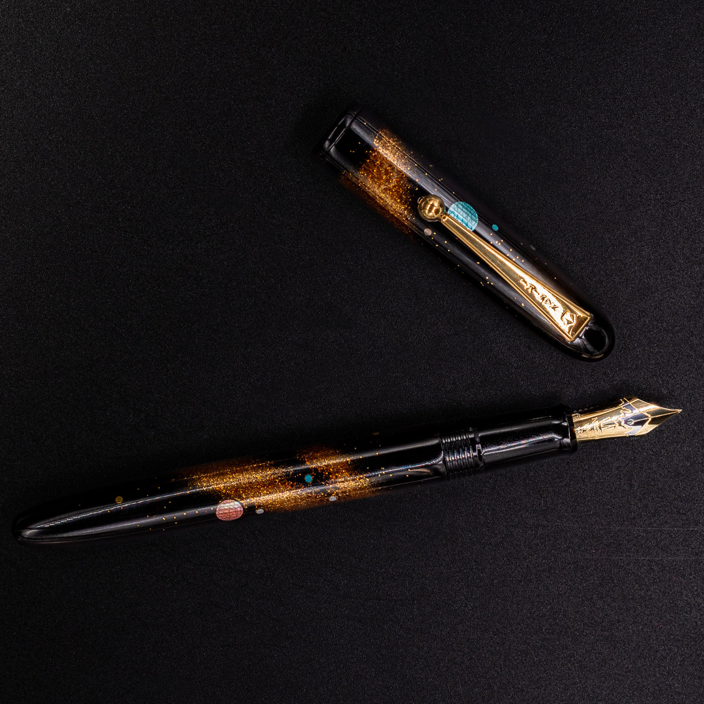 Bottle of Namiki ink included with purchase – Highlighting the black Namiki-branded glass ink bottle that accompanies the pen.