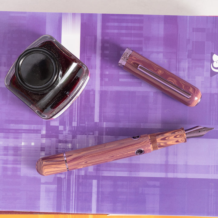 Nahvalur Nautilus Mousseline Lilas Fountain Pen - Double Broad