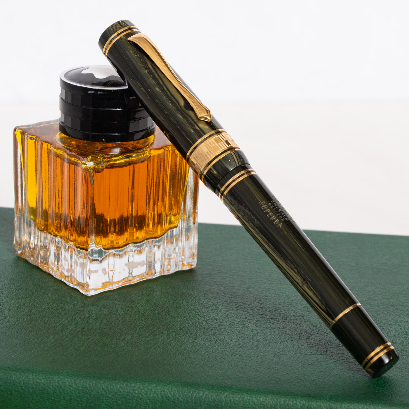 Nettuno Superba Emerald Celluloid Fountain Pen capped