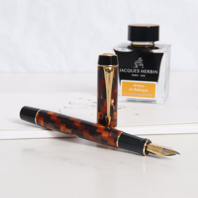 Parker Duofold Centennial Amber Check Fountain Pen - Preowned Uncapped