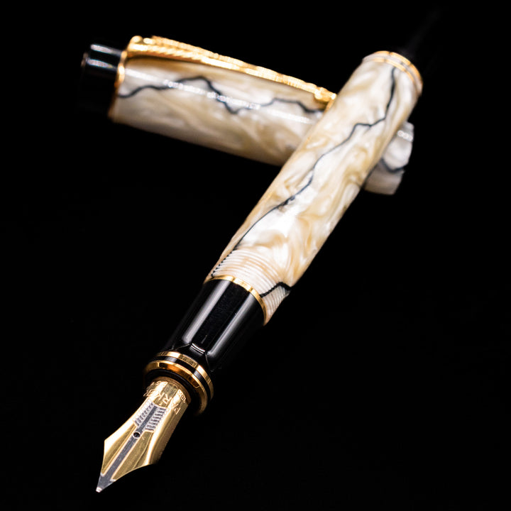 筆記具 PARKER Duofold Centennial Pearl&Black Parker Duofold Centennial Pearl & Black Fountain Pen - Preowned