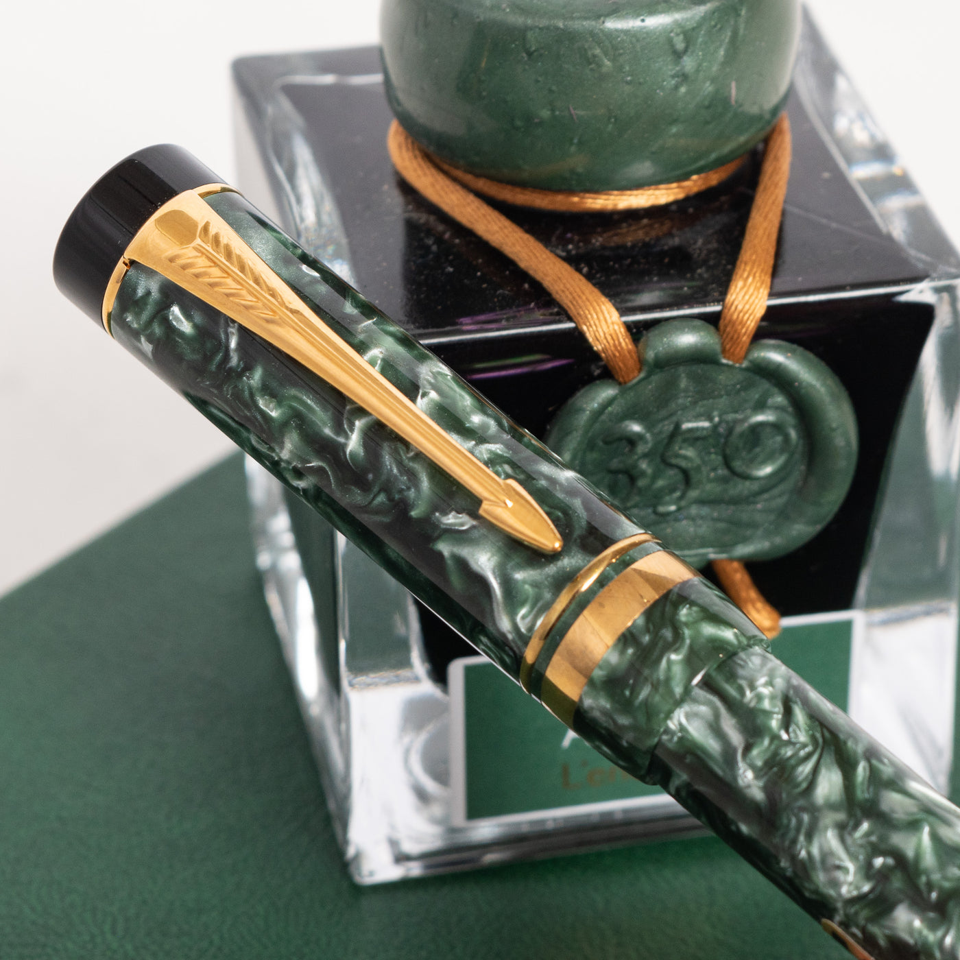 Parker Duofold International Green Marble Fountain Pen arrow clip