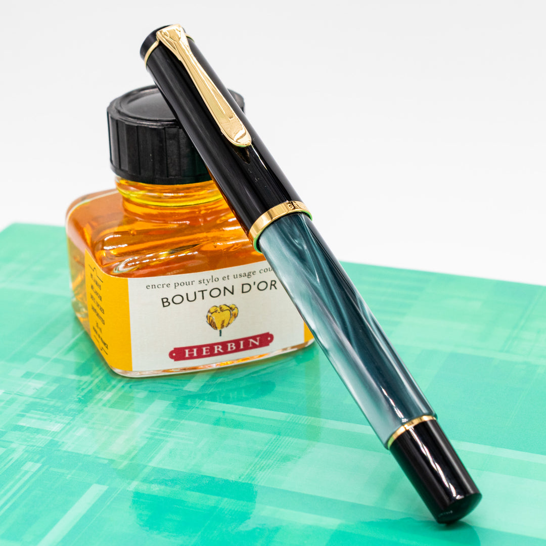 Pelikan M200 Green-Marble 万年筆　字幅OM Pelikan Classic M200 Fountain Pen - Green-Marbled – Atlas Stationers