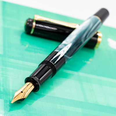 Pelikan Classic M200 Fountain Pen - Green Marble uncapped
