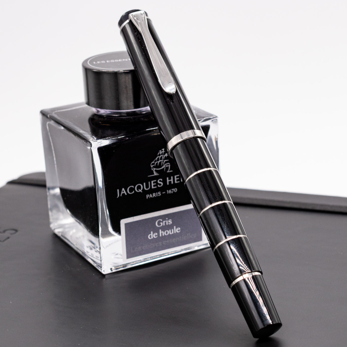 Pelikan Classic M215 Fountain Pen - Black with Silver Rings capped