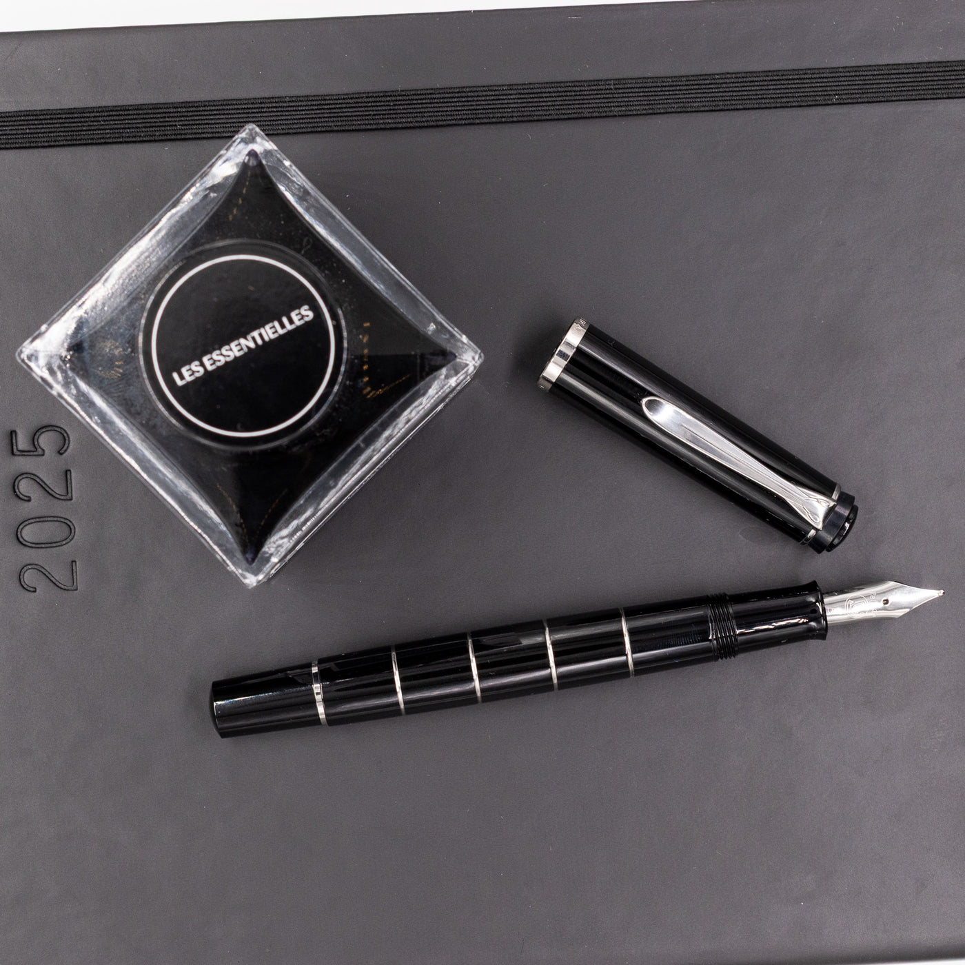 Pelikan Classic M215 Fountain Pen - Black with Silver Rings new