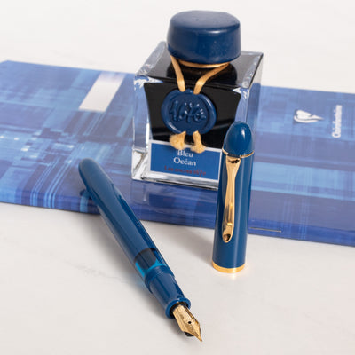 Pelikan M120 Iconic Blue Fountain Pen uncapped
