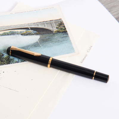 Pelikan M200 Black & Gold Fountain Pen Preowned Capped