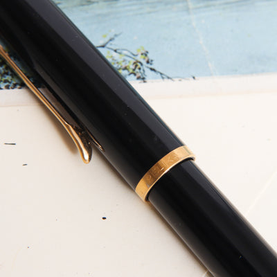 Pelikan M200 Black & Gold Fountain Pen Preowned Center Band