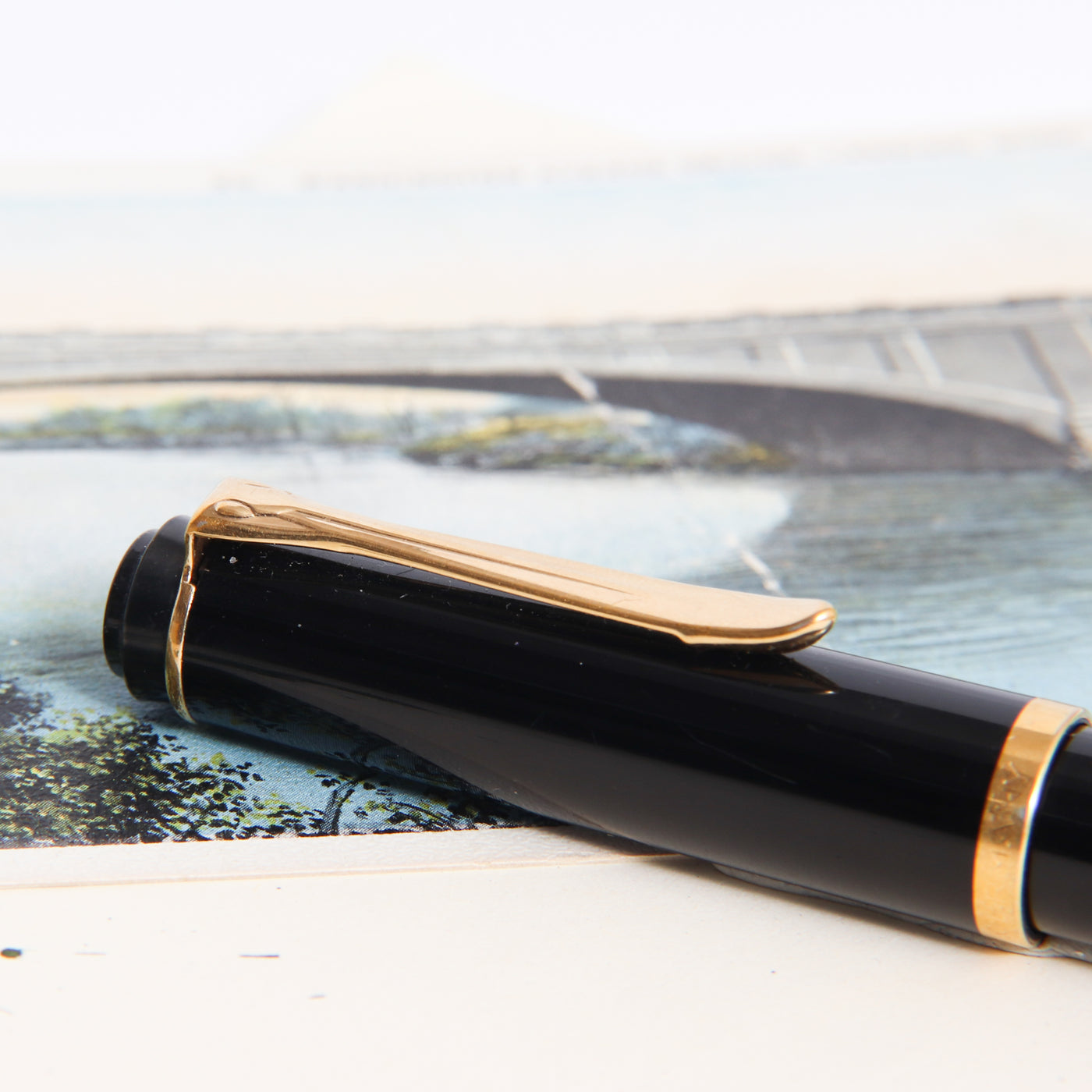 Pelikan M200 Black & Gold Fountain Pen Preowned Clip